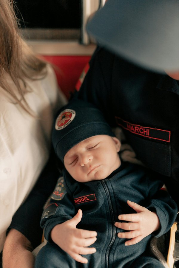 Le sweat à capuche pompier personnalisé, un cadeau apprécié